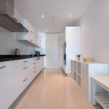 Porto De Mos 105 By Destination Algarve لاغوس