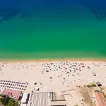 Porto De Mos 105 By Destination Algarve Appartement Lagos